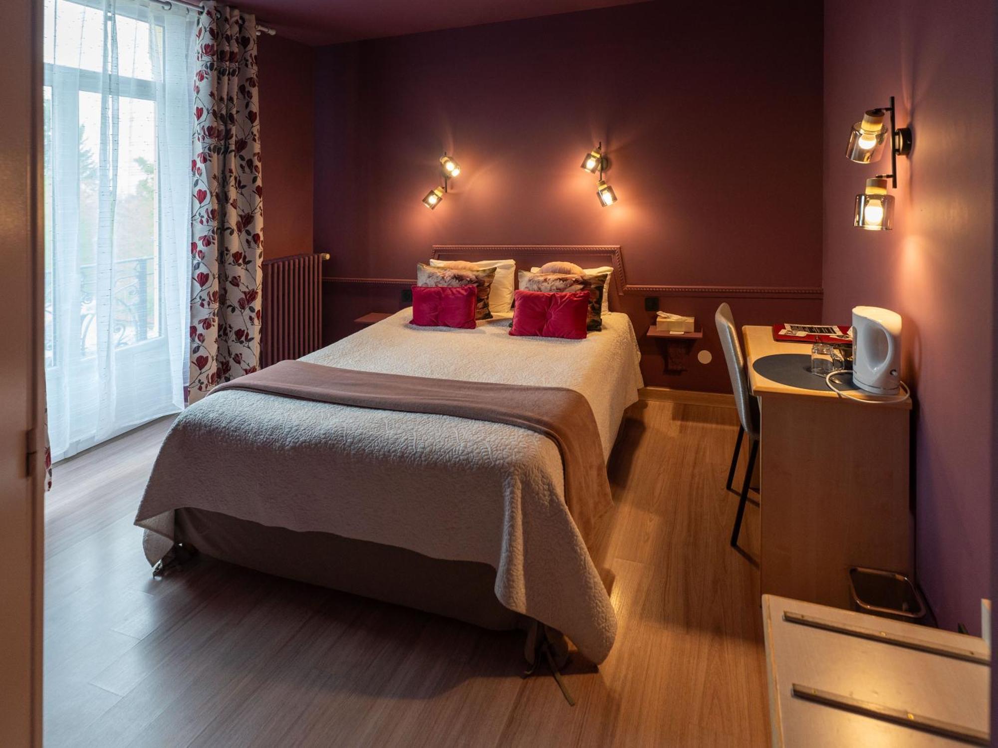 Hotel Des Dauphins Bourgoin-Jallieu 외부 사진
