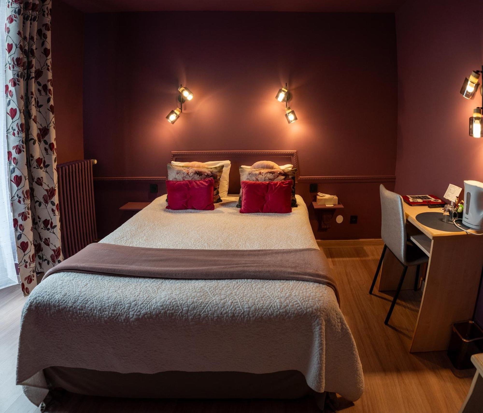 Hotel Des Dauphins Bourgoin-Jallieu 외부 사진