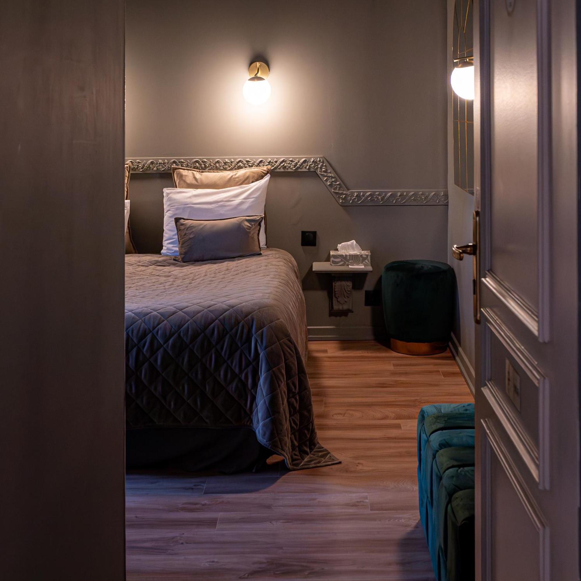 Hotel Des Dauphins Bourgoin-Jallieu 외부 사진
